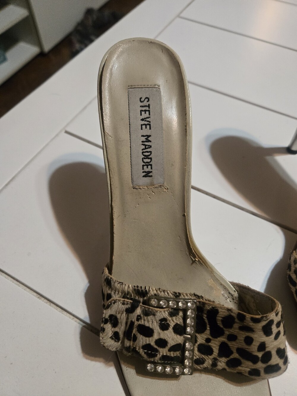 Vintage Pre Loved Steve Madden Women's Leopard Print Buckle Slide Heels in Beige - Picture 3 of 6